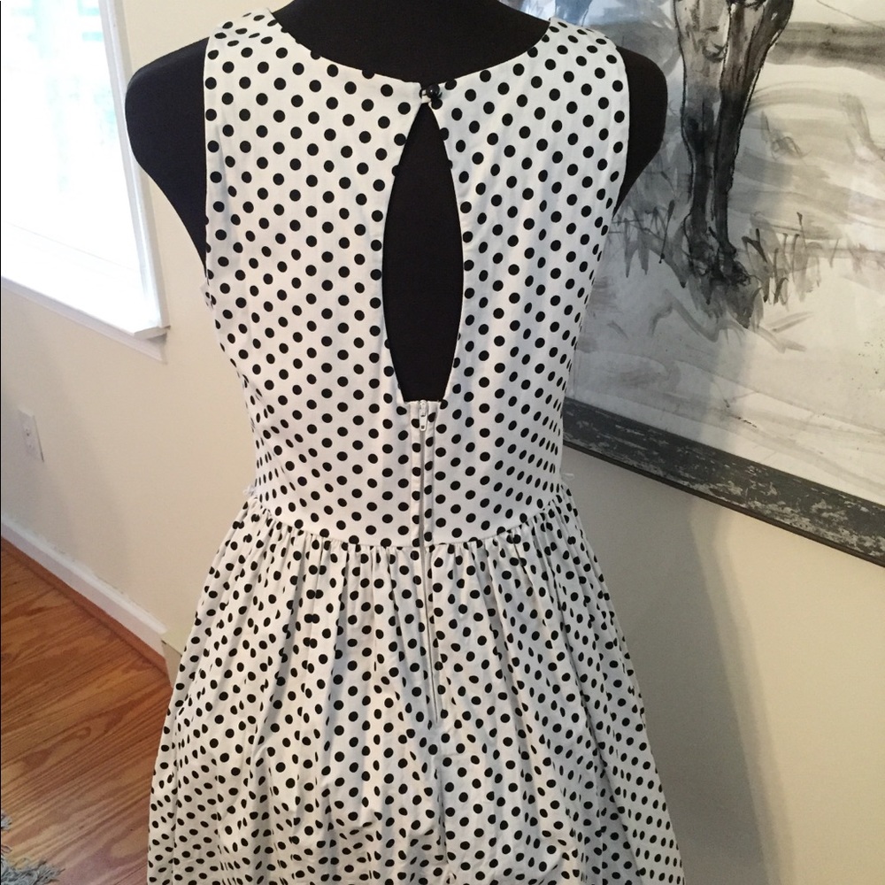 Spring dress - Picture 2 of 2